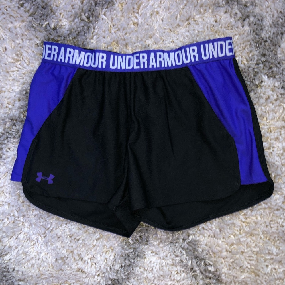 Under Armour size medium fly up shorts